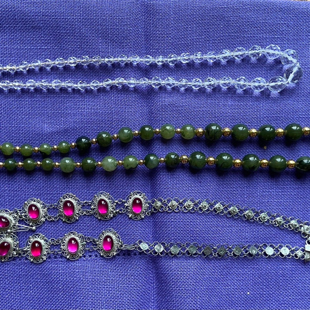 Elegant Green and Pink Beaded Necklace Set
